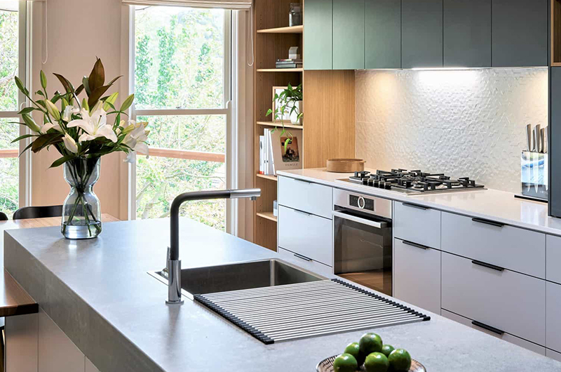 lomix-dekorasyon-tuzla-mutfak-tadilat-ve-dekorasyonu-modern-mutfak-yerlesimi-mutfak-dolaplari-tezgah-montaji-mutfak-ic-tasarim